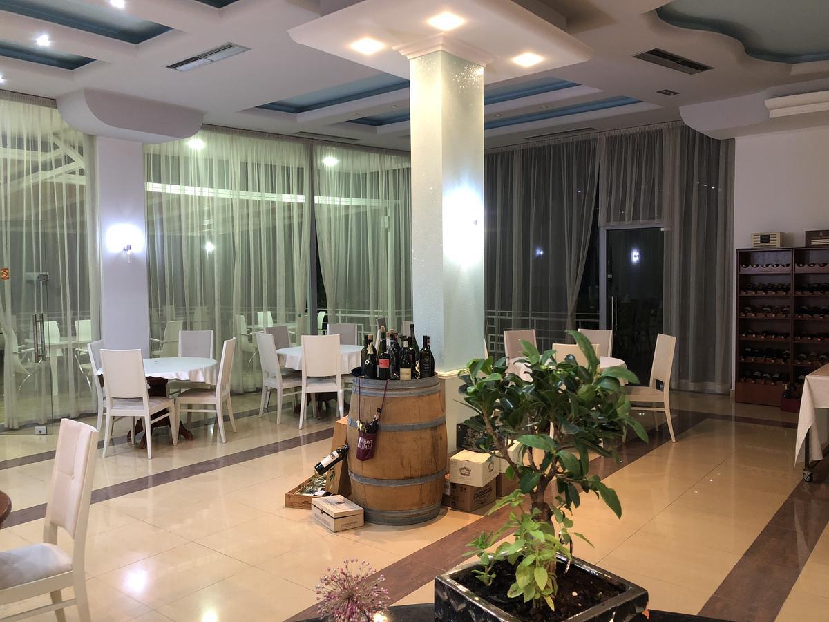 Envi Hotel Radhimë